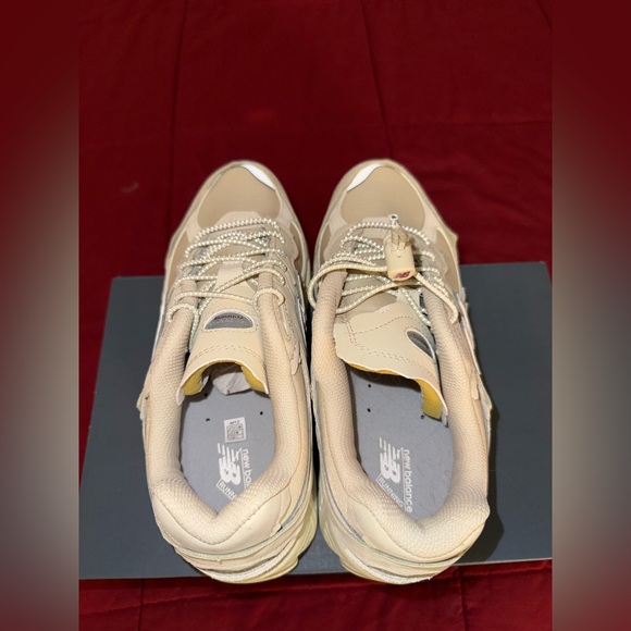 New Balance Cream and White Athletic Shoes - Picture 4 of 13